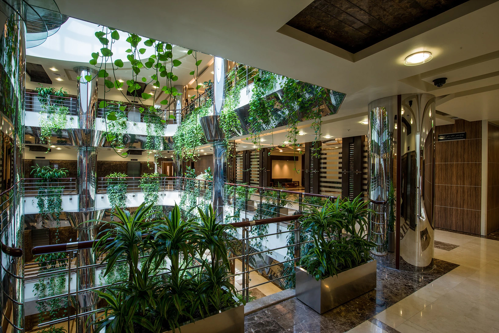 داخل مبنى الادارة.jpg